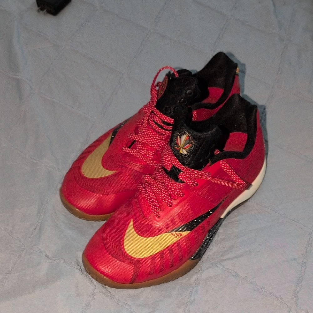 Nike Black and Red Athletic Shoes